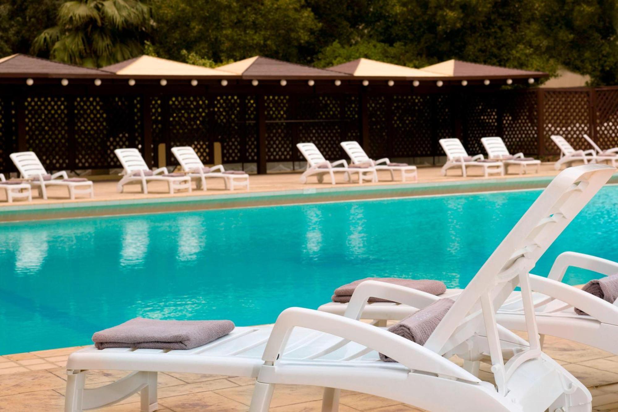 Le Meridien Hotel 5*